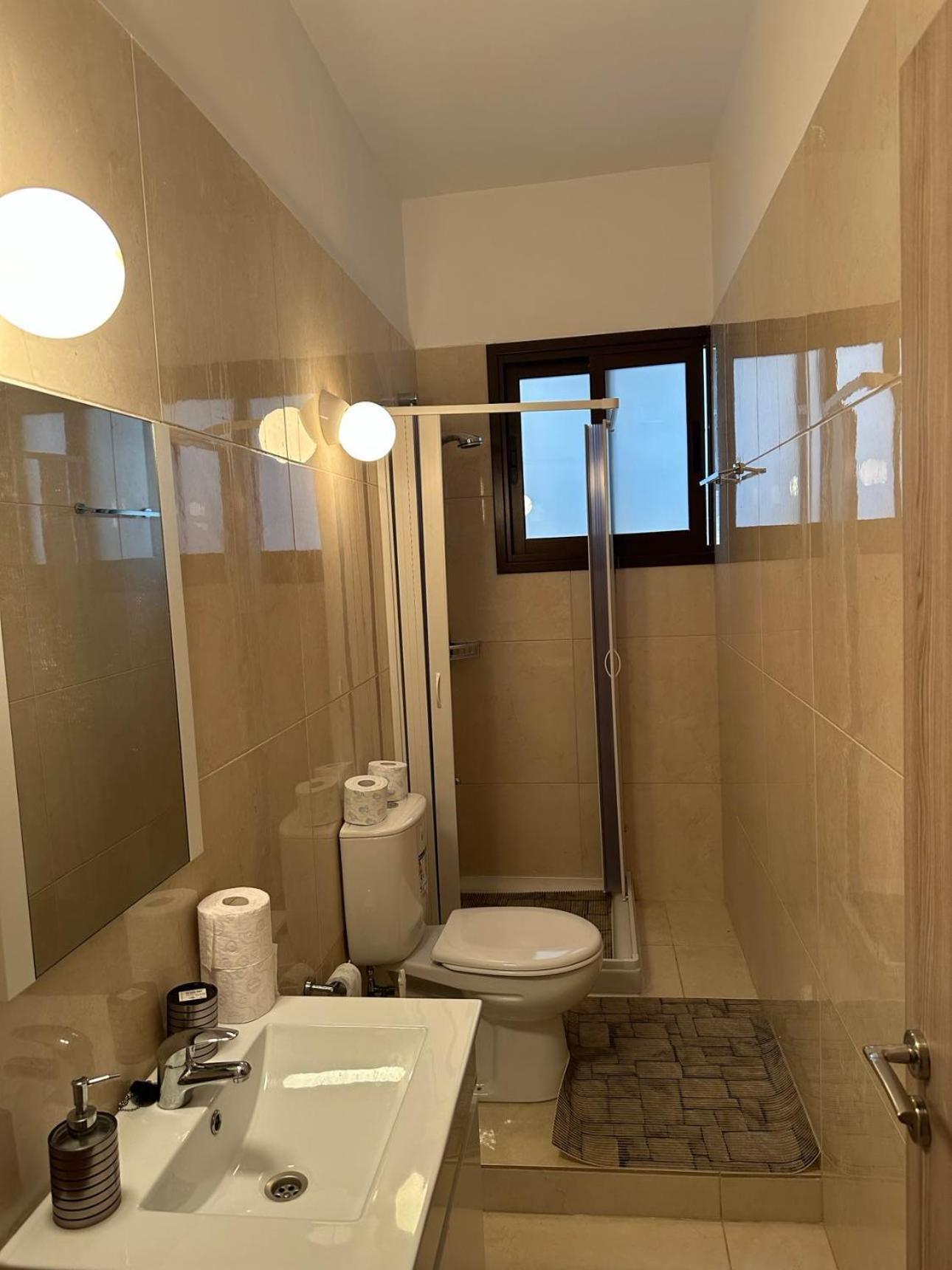 Chariandry Residence, Limassol City Centre מראה חיצוני תמונה